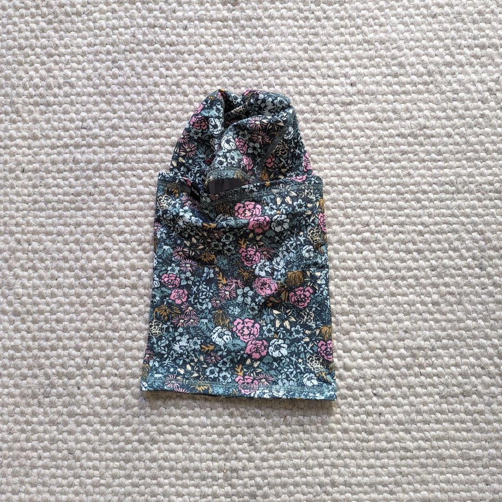 Skida Balaclava, Juniper Frost floral pattern